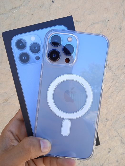 iPhone 13 pro max telefoni sotiladi