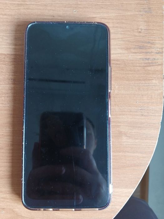 Продам телефон Techno spark8p