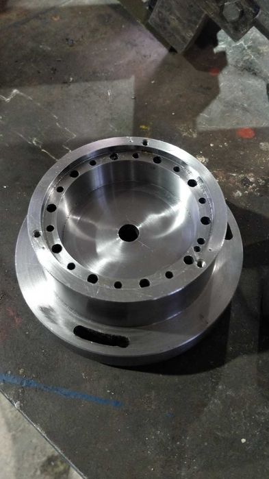 Токарь, токарные - фрезерные работы.