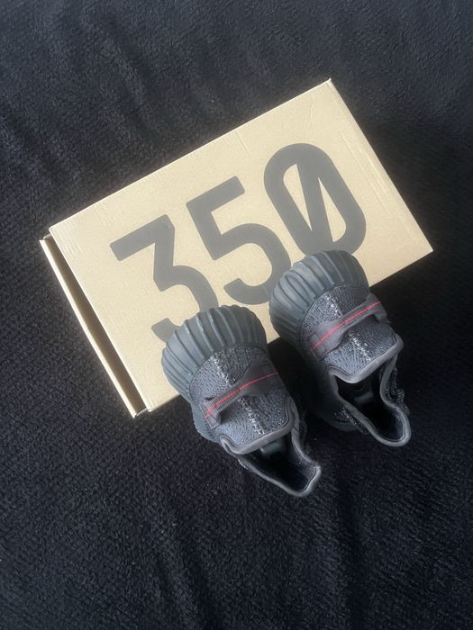 Чисто нови yeezy 350 43-ти номер.
