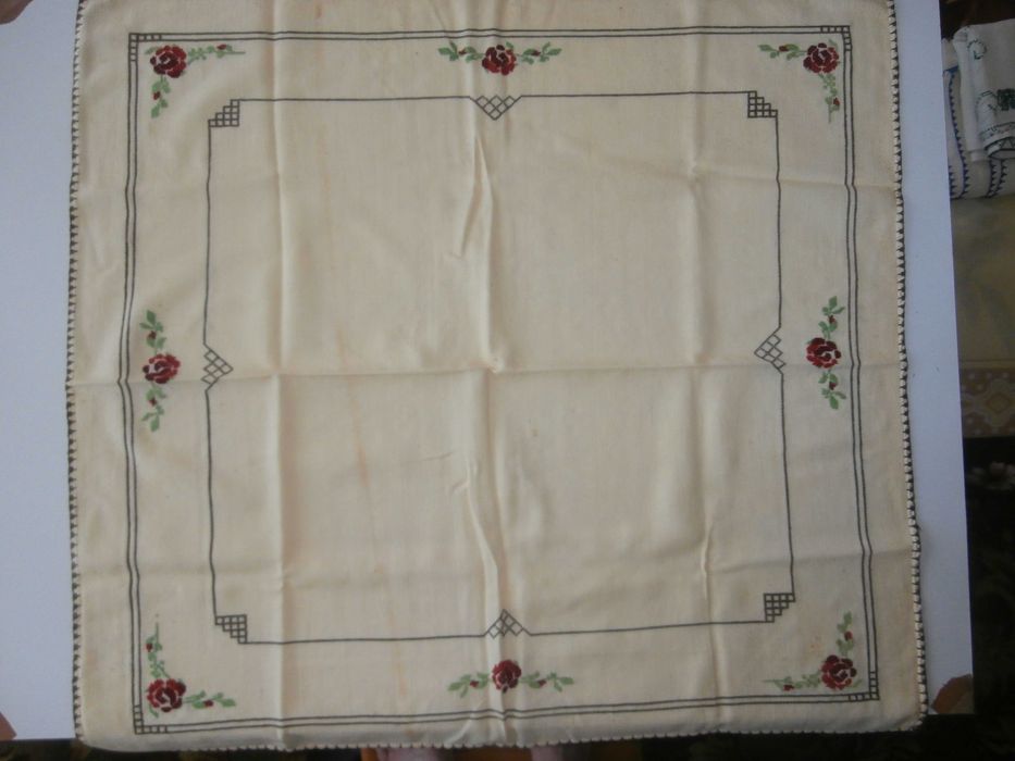 Домашно изработени ретро аксесоари за мебели и други от това време