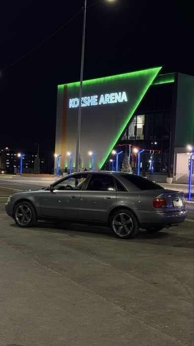 Audi A4 B5.