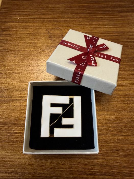 Brosa inscriptionata