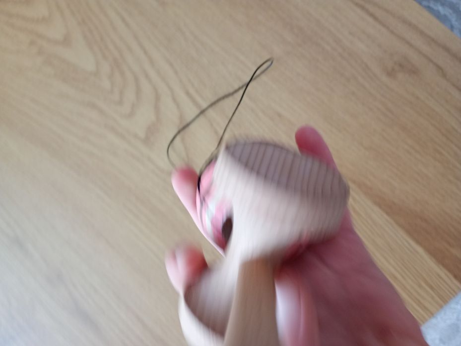 Vând kendama krom strigi roz