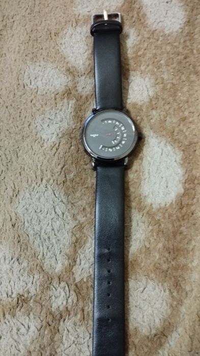 Продам или обмен часы без стрелок