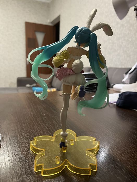 Аниме фигурка в отличном состоянии