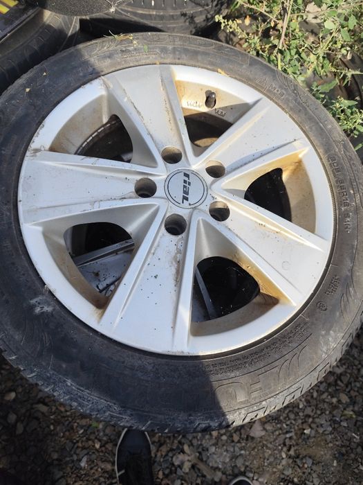Set 4 Jante aluminiu cu anvelope iarnă 205/55R16 gama wäg. 5X112.