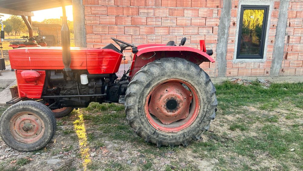 Vând tractor 445