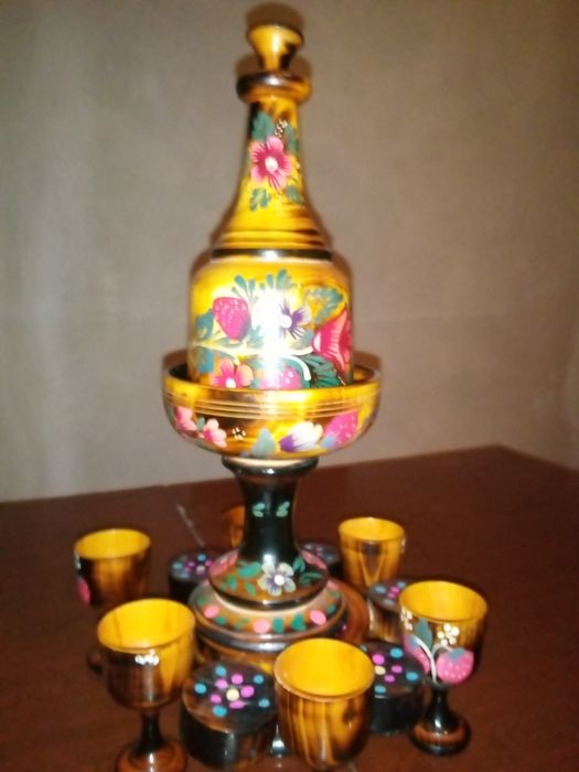 Qadimiy buyumlar sotiladi