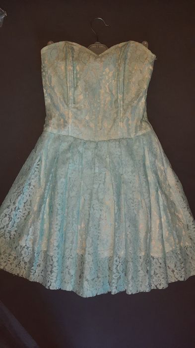 Официална дантелена рокля