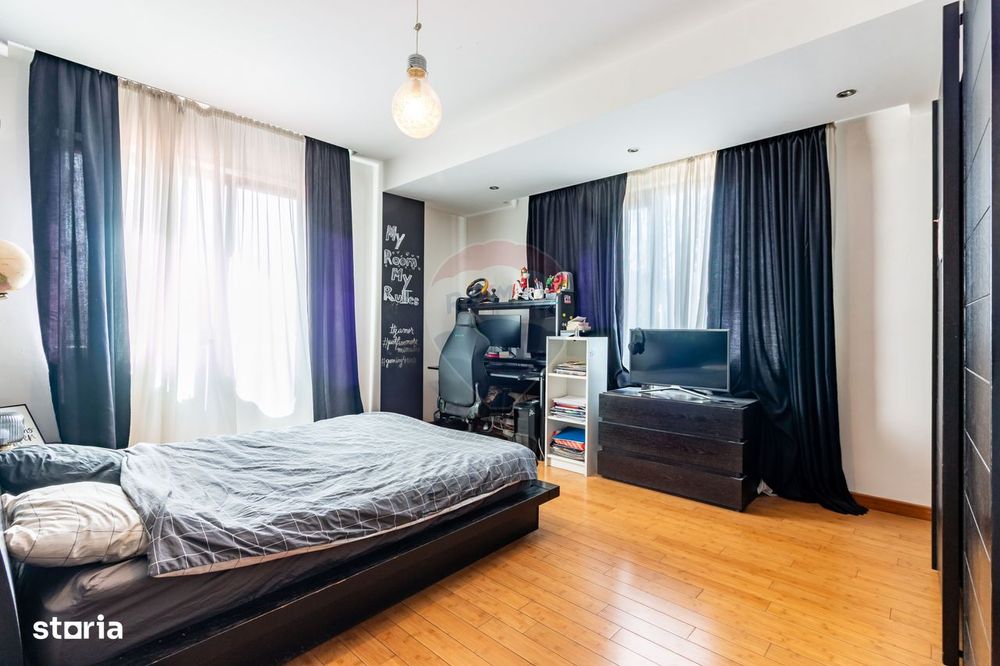 Vanzare Vilă cu 7 camere  Corbeanca