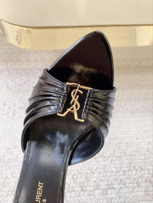 Pantofi Saint Laurent