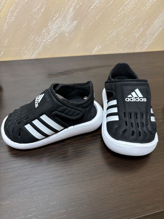 Бебешки сандалети адидас