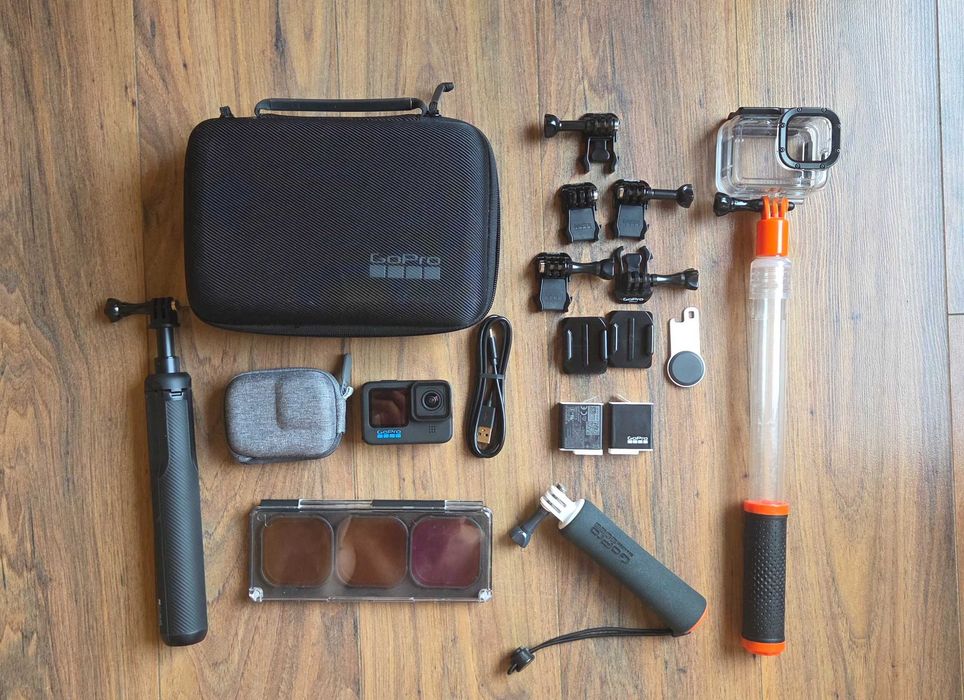 GoPro Hero 11 Black – stare excelentă, pachet complet