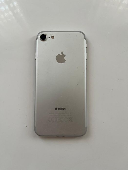 Продавам iPhone  7 32 аGB
