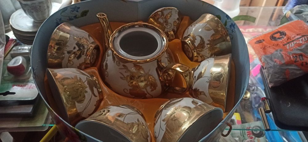 Продается чайный набор.