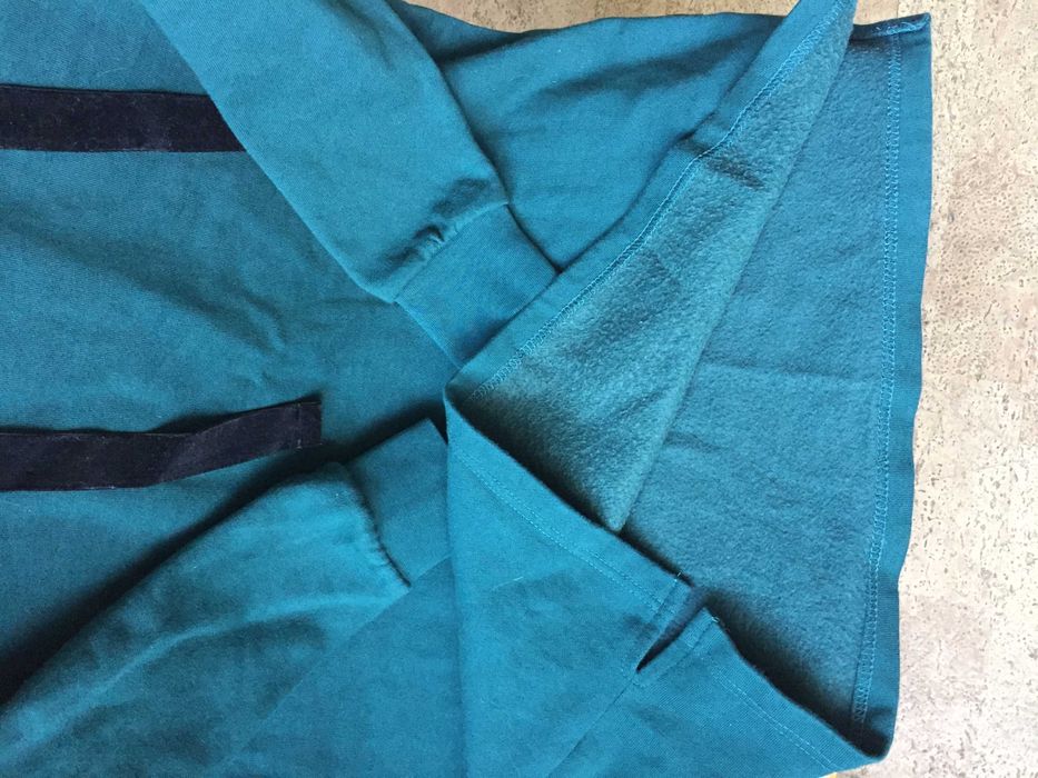 Суичър с качулка тъмнозелен