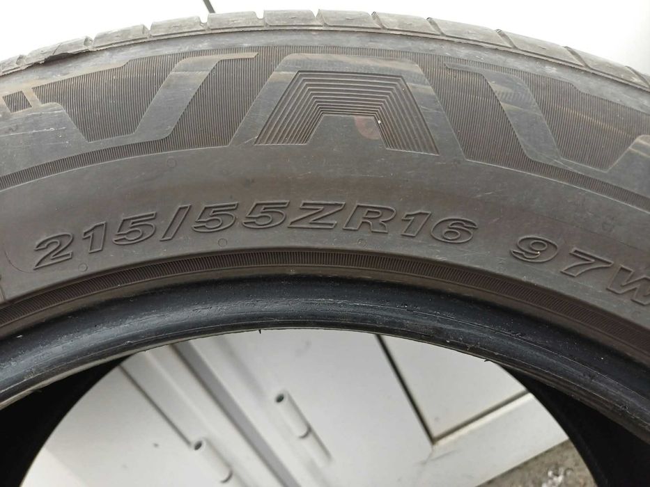 Продавам летни гуми  NEXEN Nfera Primus 215/55ZR16 97W DOT 0825