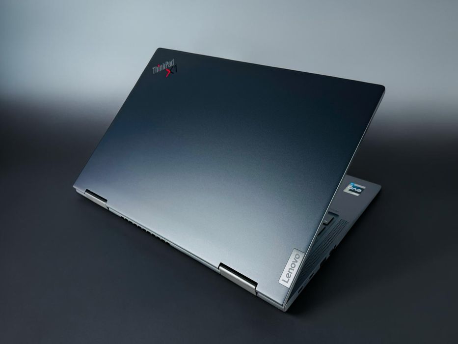 Лаптоп Lenovo ThinkPad X1 Yoga Gen 8 14" Touch i7-1355u 16GB LPDDR5 512GB Гаранция!