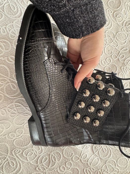 Schutz боти  нови с капси