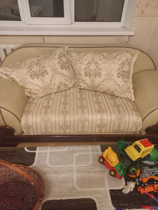 Продам диван хороший