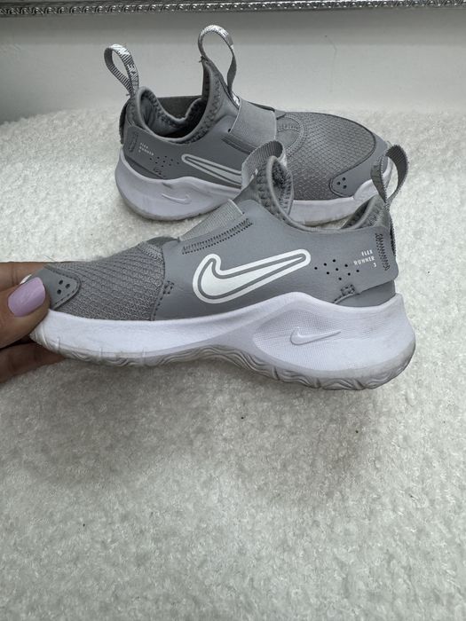 Adidasi nike 27 baiat