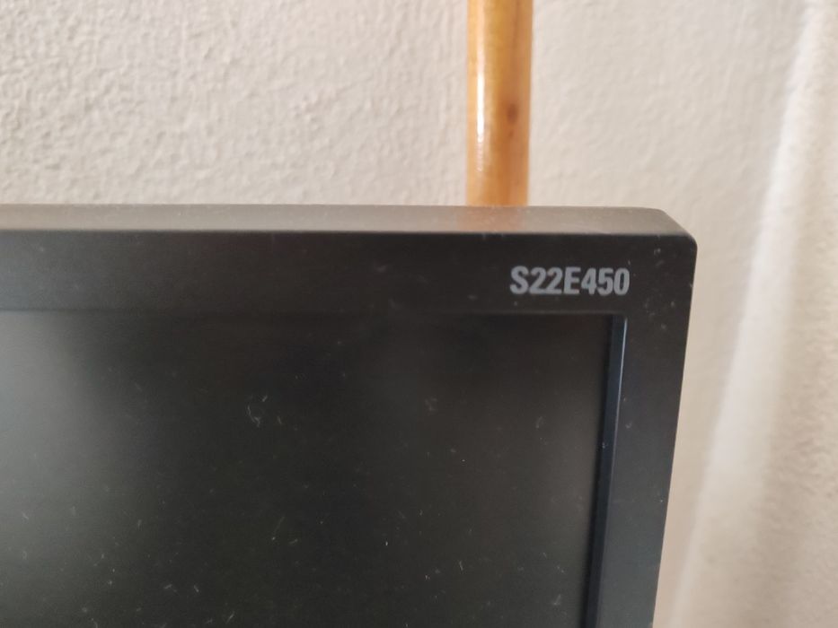 Vand monitor samsumg 22 inch