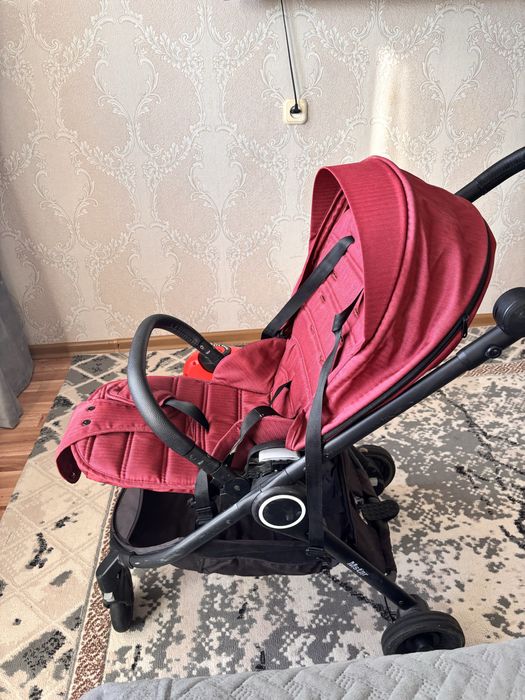 Продам коляску пешите на ватсап