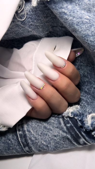 Manichiură cu gel / Semi / Nail Art – preț accesibil