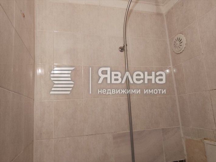 Двустаен апартамент с паркомясто Топ локация Център