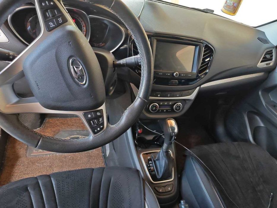 LADA Westa SW Cross