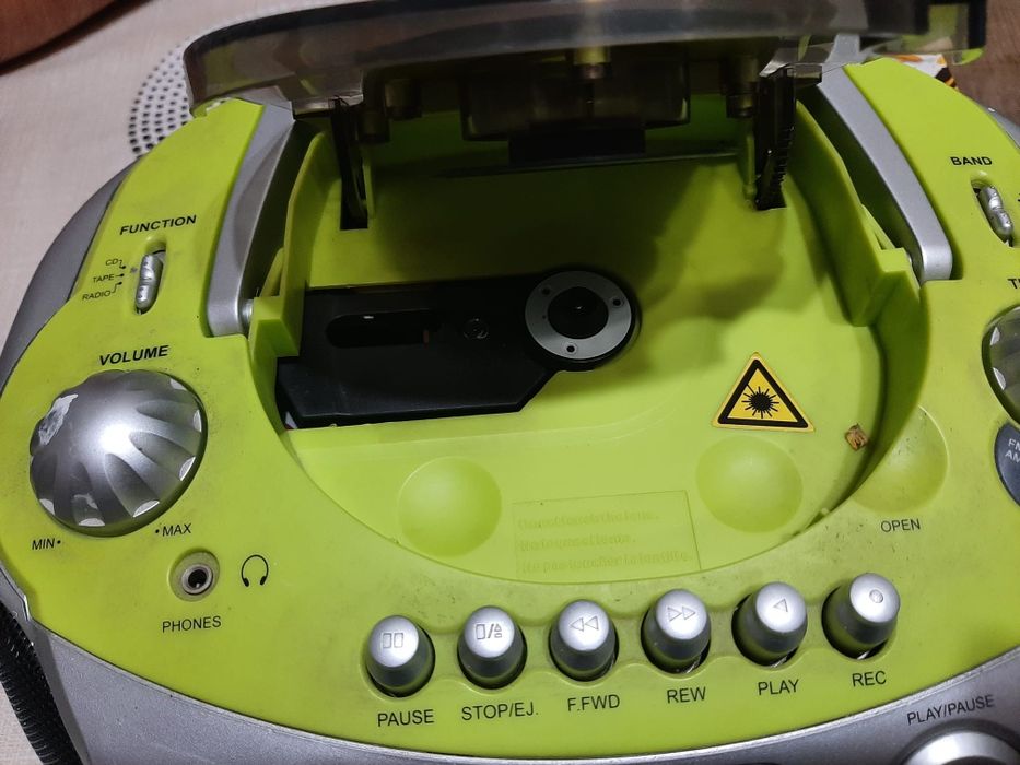 Vind  radio  cu cd second  hand