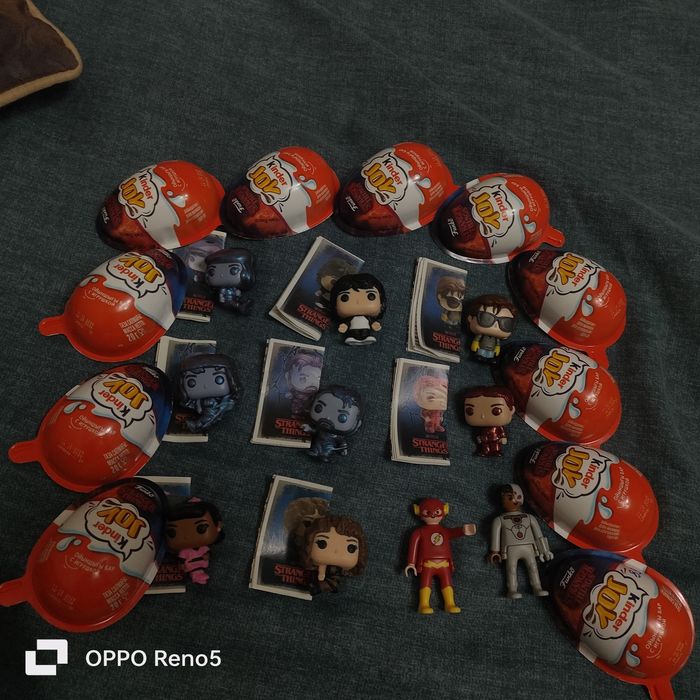 Киндер очень страные дела