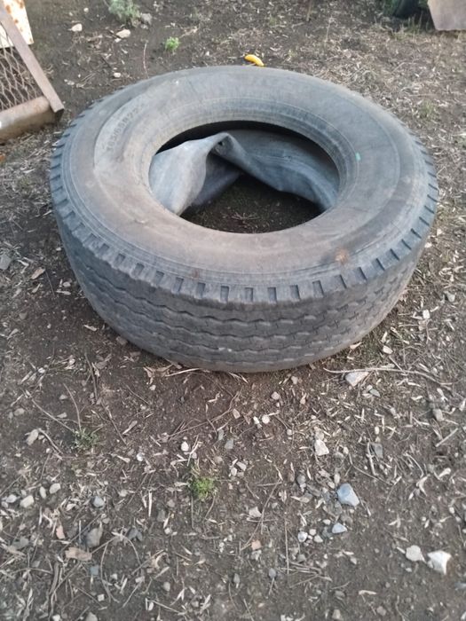 Продам грузовую шину