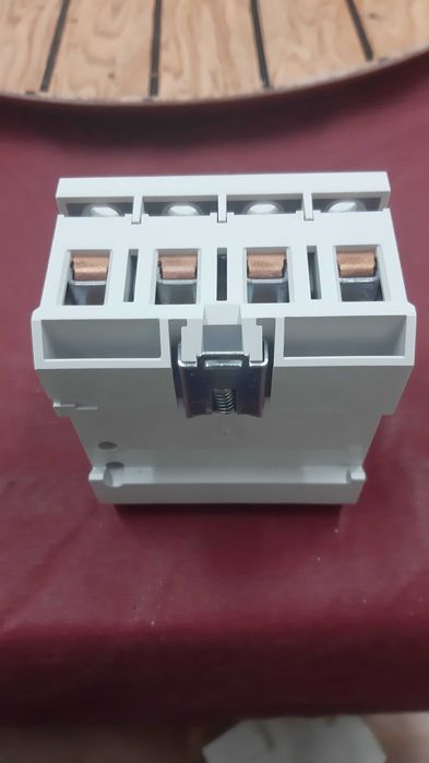 силнотокова защита прекъсвач