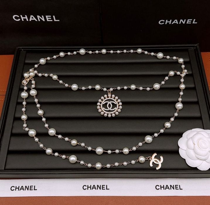 CHANEL *к*о*л*а*н
