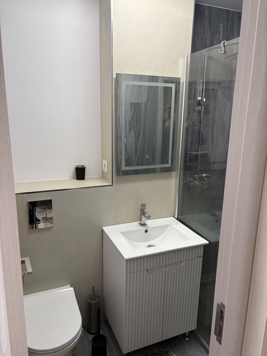 Inchiriez apartament 3 camere