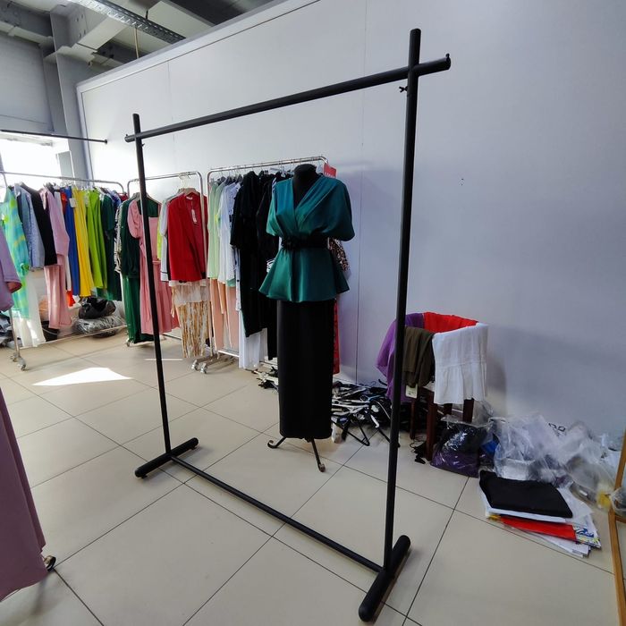 Продам зеркало, рейлы,плечики, ленты