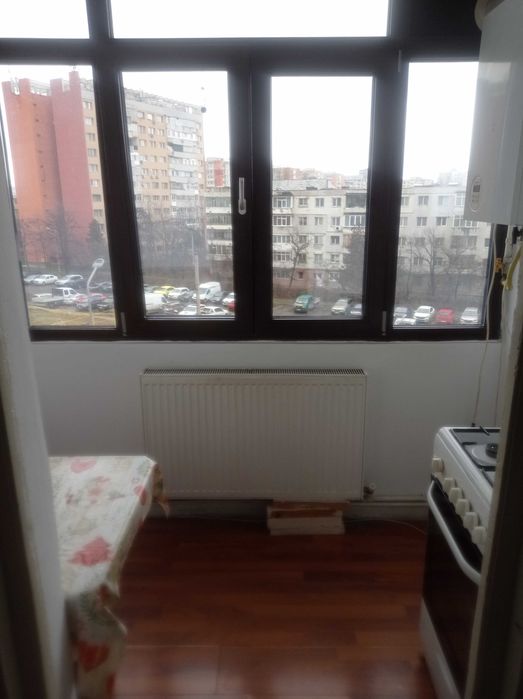 Inchiriez apartment cu o cameră zona Nicolina Kaufland