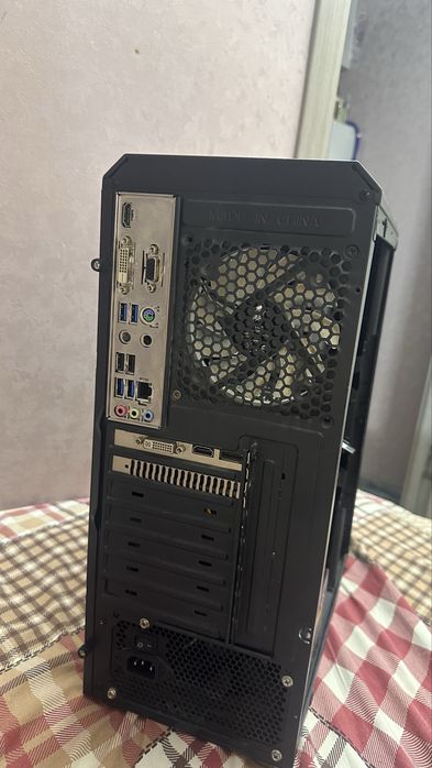 Продам комьютер полнустью рабочий ддр4