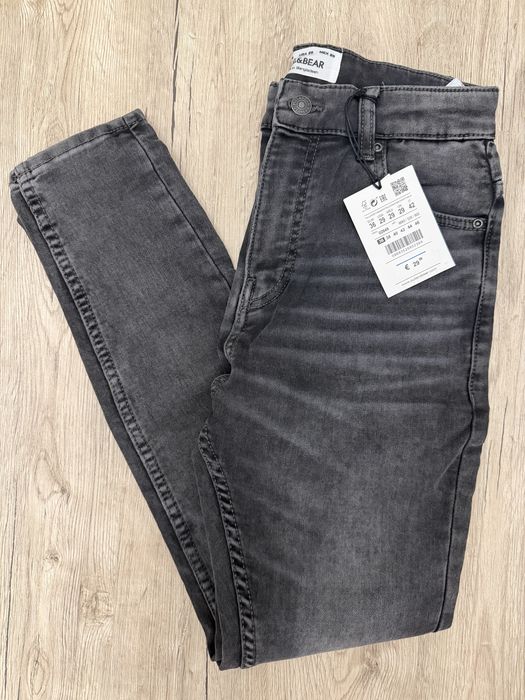 Vand blugi noi diferite modele