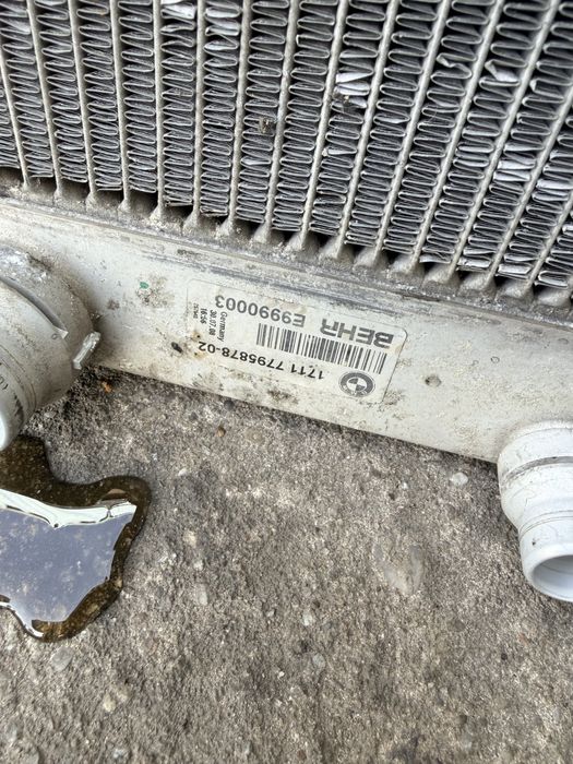 Radiator apa bmw e60 e61 520d n47d20 automat 177cp