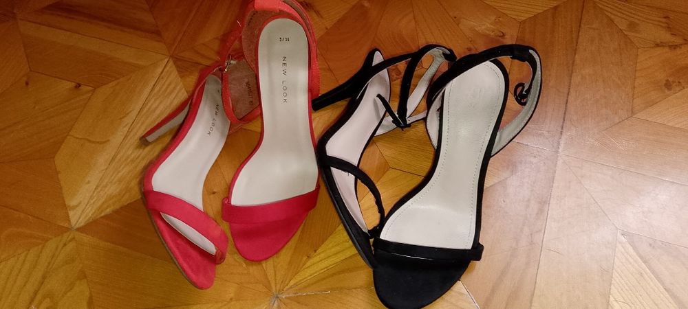 Элегантные босоножки на каблуке.