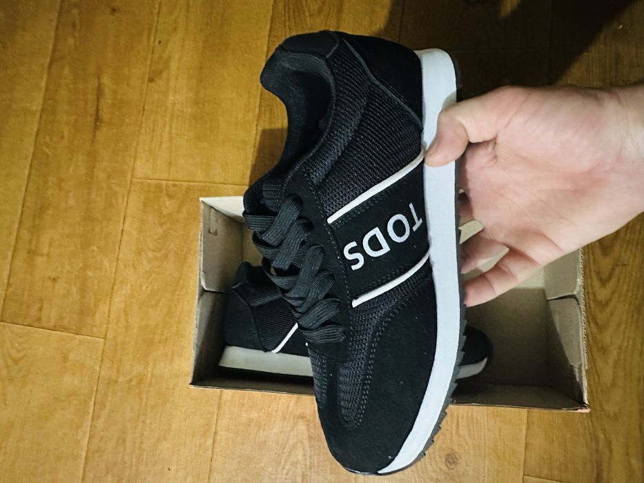 Tods oyoq kiyim yengi