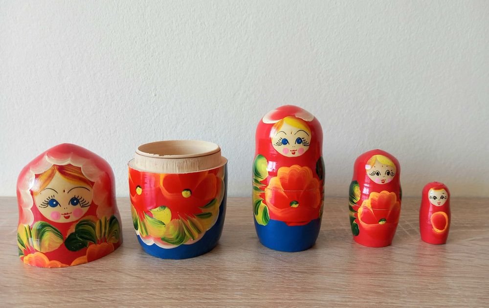 Оригинални руски матрьошки