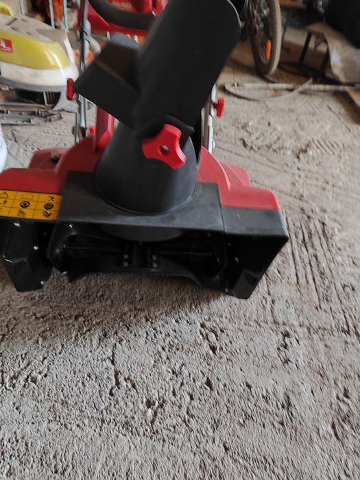 Продам Снегоуборщик