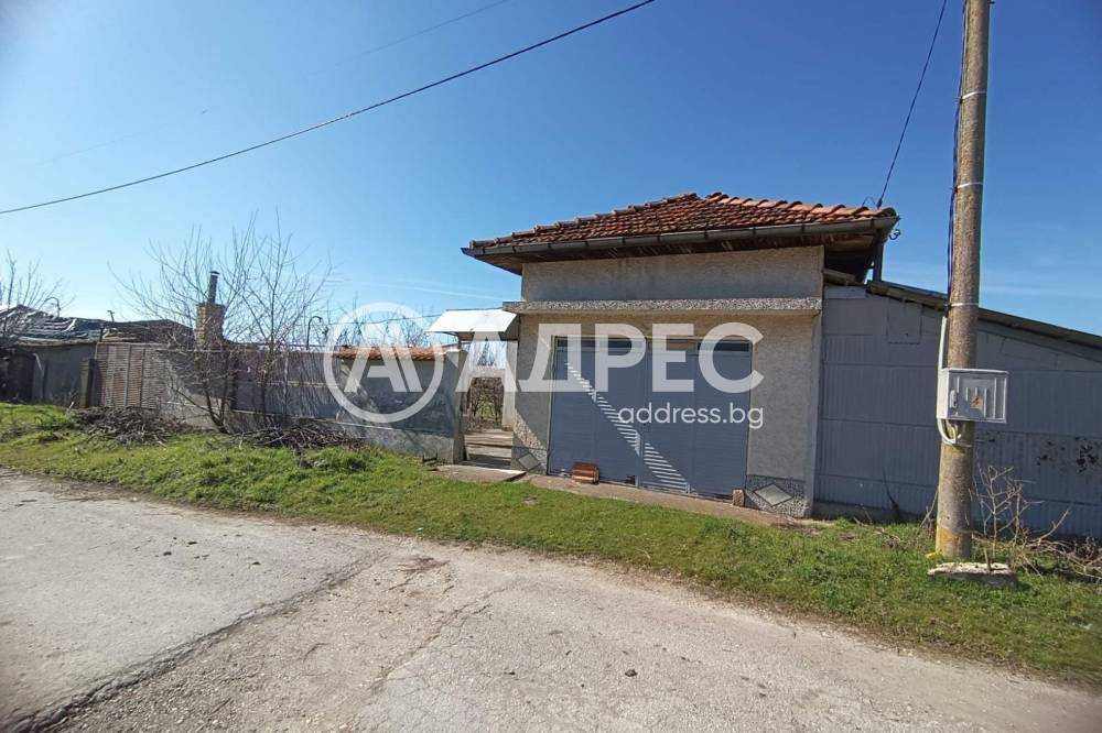 Масивна къща в с. Ловско, обл. Разград!