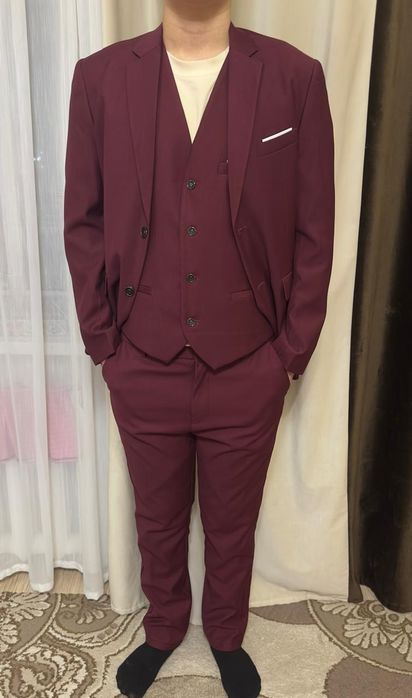 Продаю кастюм тройка