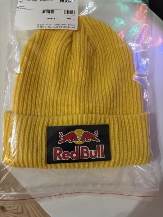 Зимна шапка на Red Bull freeride teams