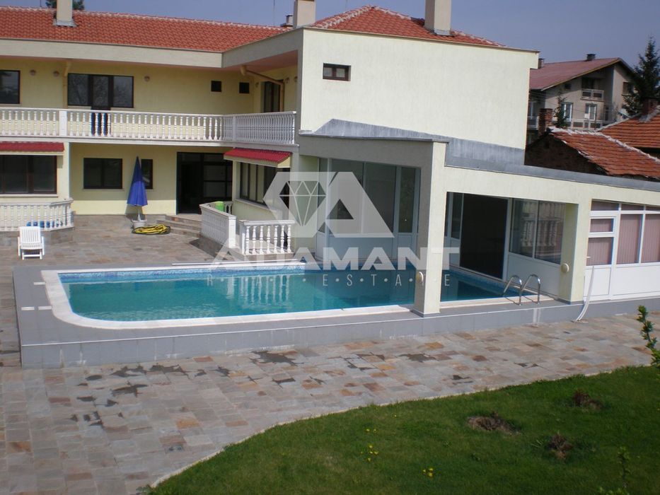 Продава се Къща в София, Връбница 1 - 630 кв.м за 1340 €/кв.м - Снимка #1